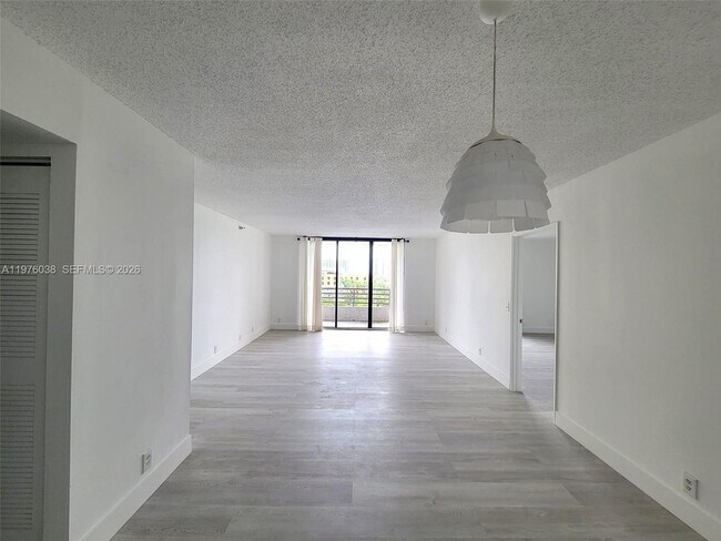 Photo - 3300 NE 191st St Unit 814