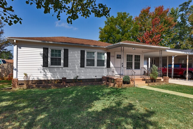 Photo - 3116 Hale Dr SW