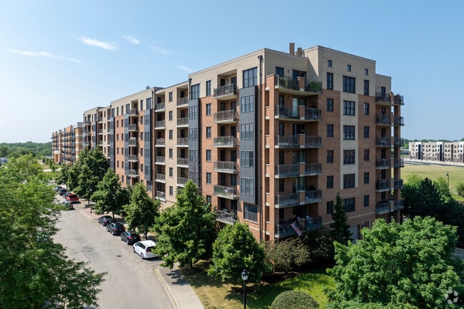 Alterno - Cardinal Square - Building C