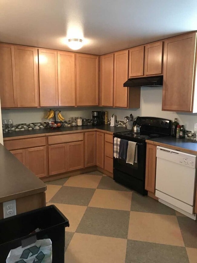 Photo - 3-Bedroom Duplex Just Blocks from WWU Unit #101