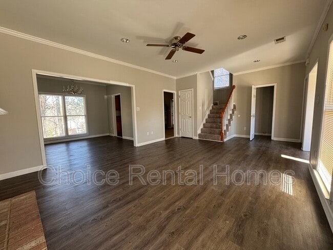 Photo - 1945 Stonebrook Lane