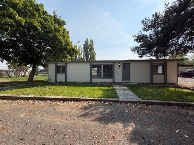Building Photo - 17993 Rd A NW