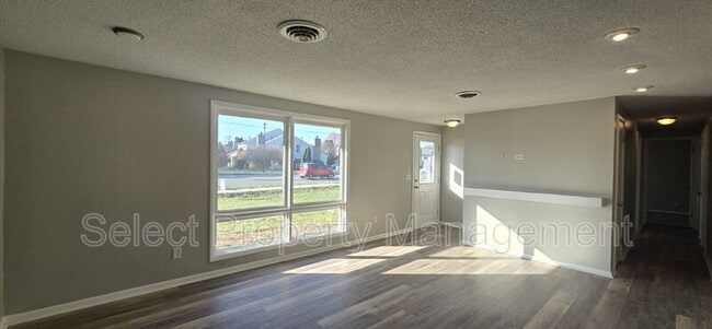 Photo - 3914 Maplecrest Rd