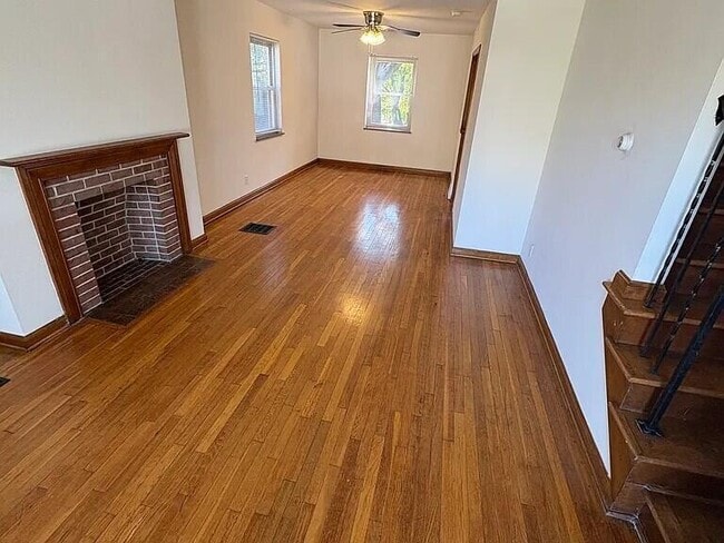 Photo - 1355 W 7th Ave