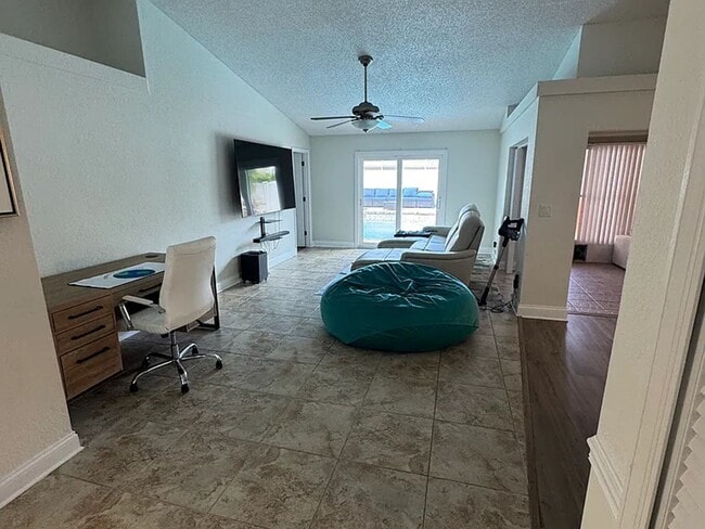 Photo - 3 Bed/2 Bath Clearwater Home with Pool: Av...