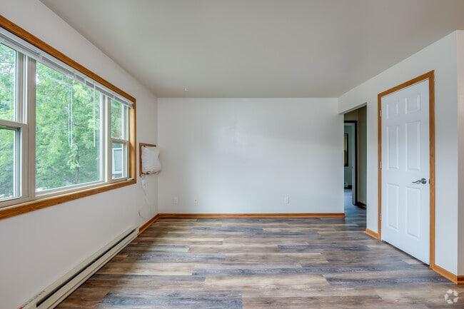 2BR, 1BA - 700SF - Living Room