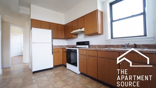Building Photo - 2647 N Sawyer Ave Unit 3 Rental