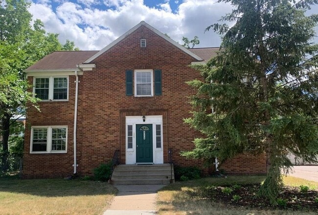 1bd/1ba Condo near UofM and Dinkytown w/ 1... - 1bd/1ba Condo near UofM and Dinkytown w/ 1...