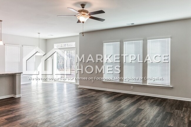 Photo - 390 Sessile Oak Dr