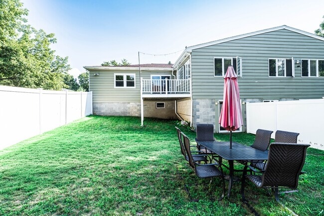 242 Pleasant St Unidad 242 pleasant st, Dracut