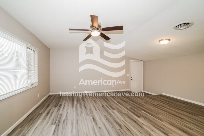 Photo - 302 Wagner St