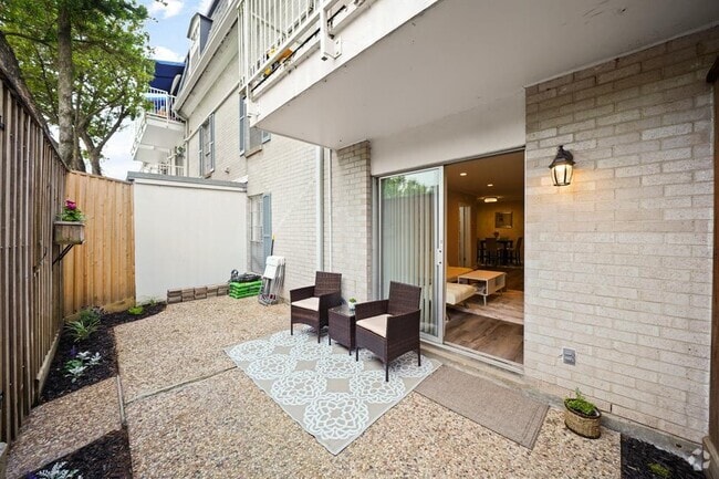Building Photo - 2601 Bellefontaine Unit B114 Rental