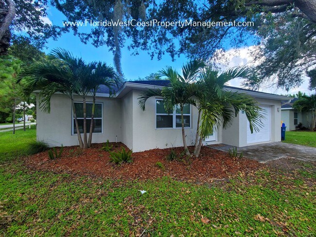 SLEEK -MODERN 3 BEDROOM/2 BATH WITH SUPER ... - SLEEK -MODERN 3 BEDROOM/2 BATH WITH SUPER ... House