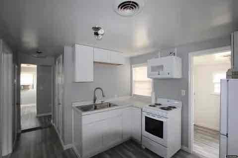 Photo - 728 S 3rd St