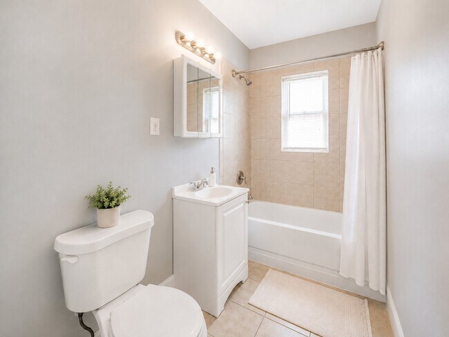 1368 West Blvd Unit 5