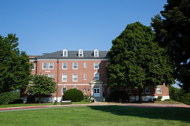 Photo - Perry Circle Apartments