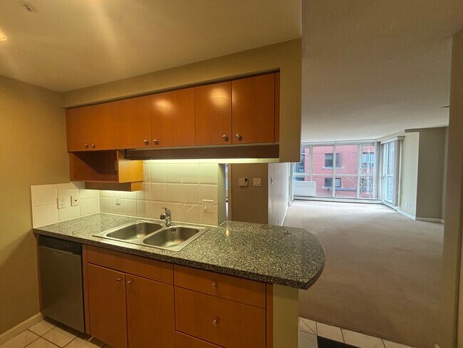 Photo - 5A-199 Drake Street Unit 5A