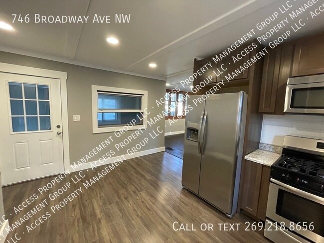 Photo - 746 Broadway Ave NW