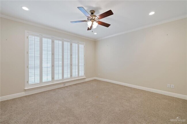 42 N 1st Ln