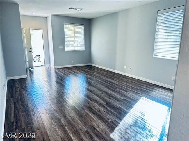 Photo - 8183 Lake Chippewa St