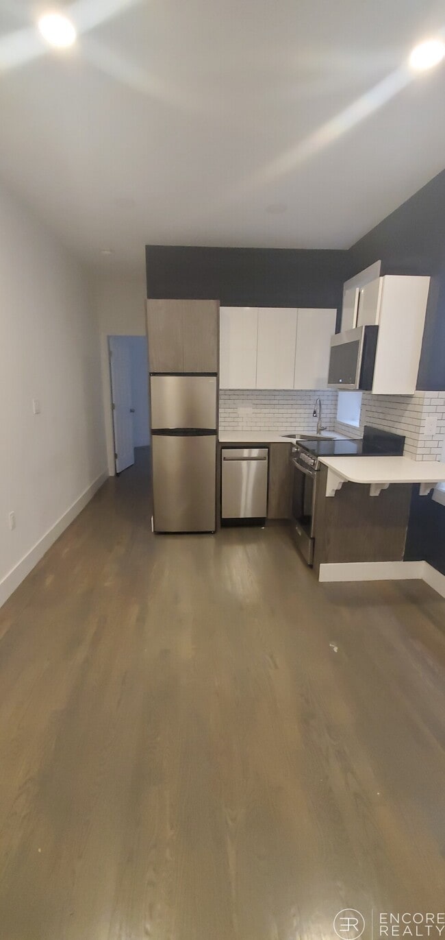 Building Photo - 2 Phillips St Unit 24 Phillips Street