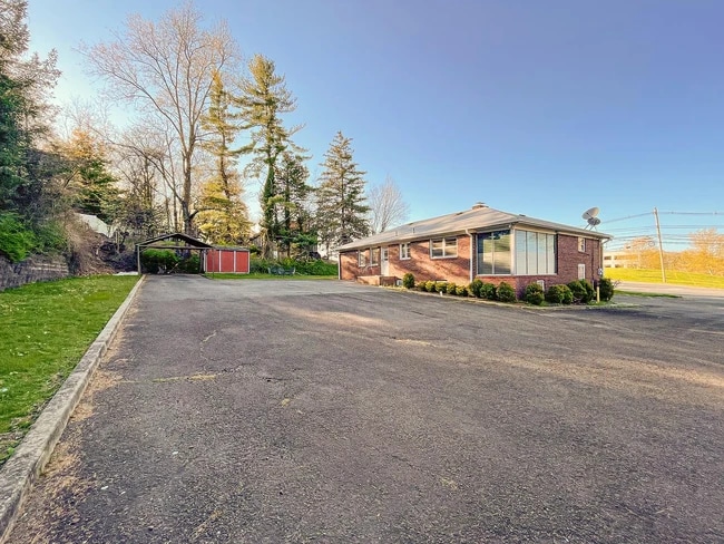 Photo - 15 Columbia Tpke