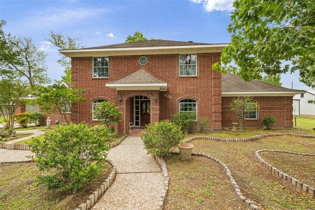 Photo - 106 River Oaks Dr