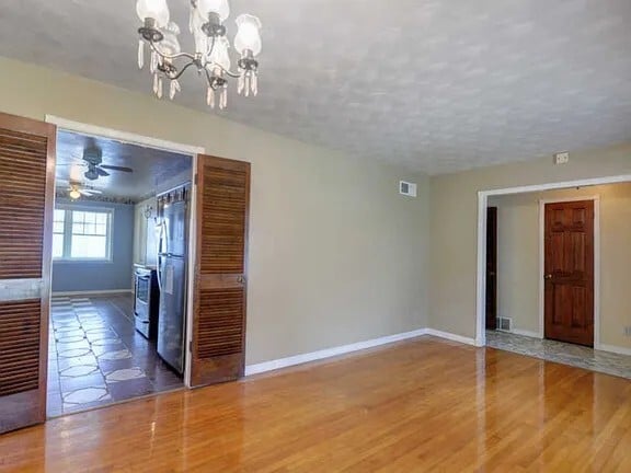 Photo - 2053 Lydgate Dr