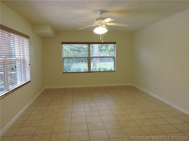 2865 SW Lakemont Pl