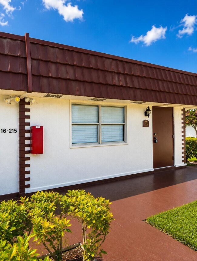 215 Waterford Cresent Unit I