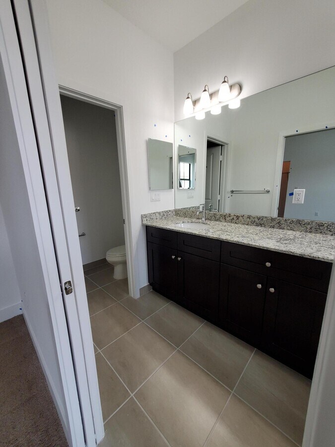 Photo - 2022 Oysterwood Ln