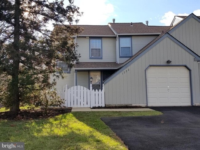 Photo - 1722 McNelis Dr Townhome