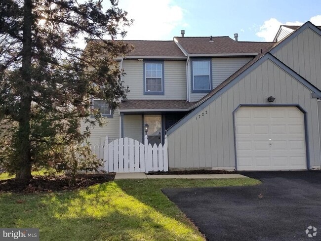 Building Photo - 1722 McNelis Dr Rental