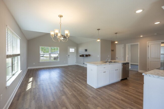 Photo - 7020 White Pine Ave