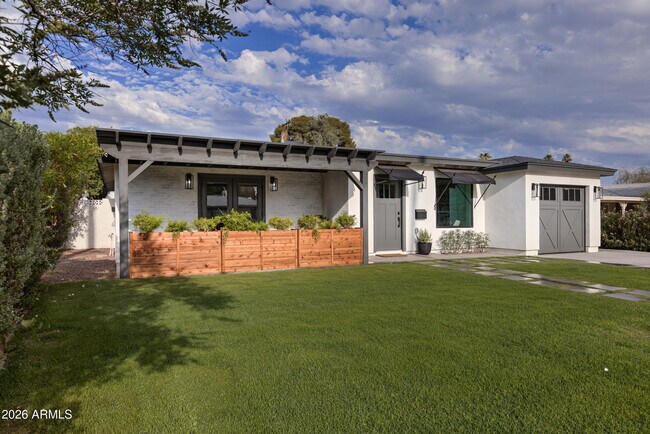 Building Photo - 4235 N 35th Way