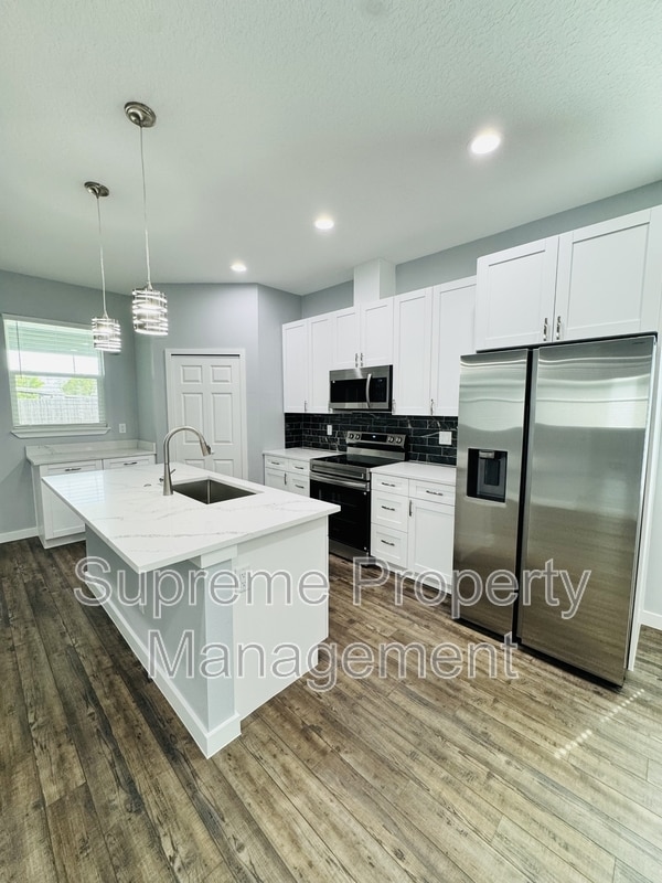 Photo - 6073 Vermont Ave