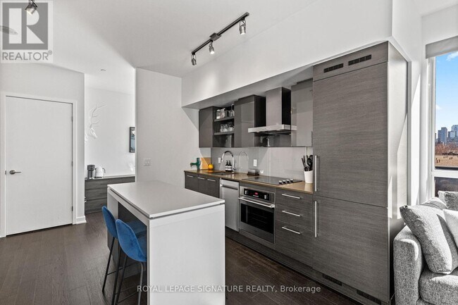 Photo - 1030 King St W Unité 411