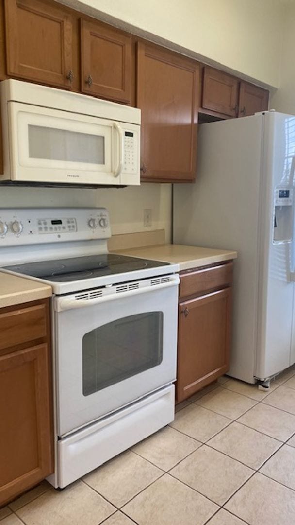 Photo - Gorgeous Light & Bright 3 Bedroom 2.5 Bath Townhome Corner Unit!!