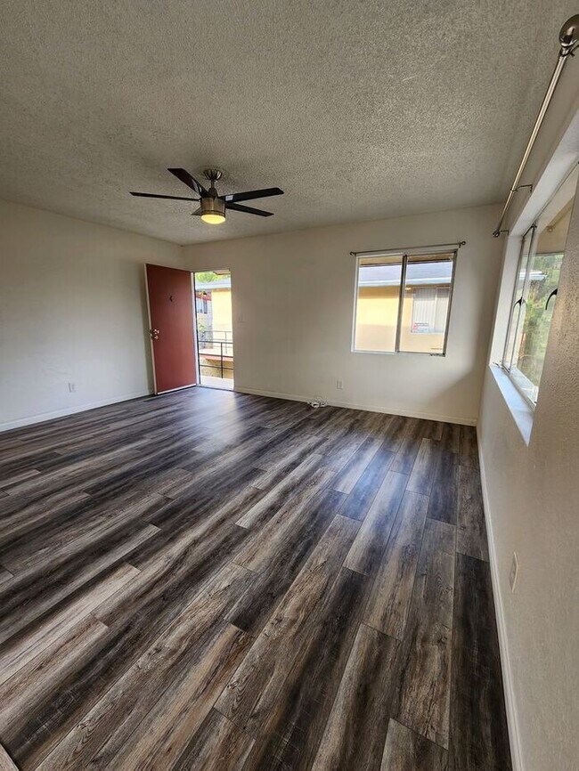 Photo - Charming stand alone Cottage w/LARGE Bonus...