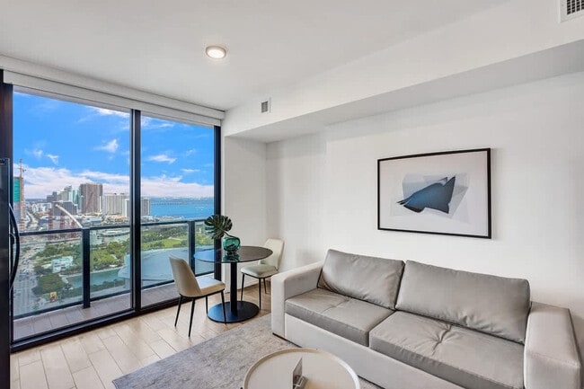 Building Photo - 398 NE 5th St Unit SI ID1504042P