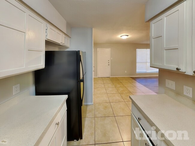 Photo - 1555 Willowbrook St