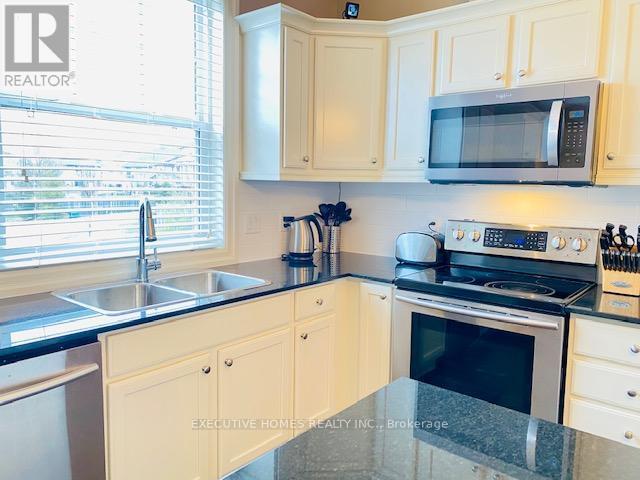 Photo - 1850 Beaverbrook Ave