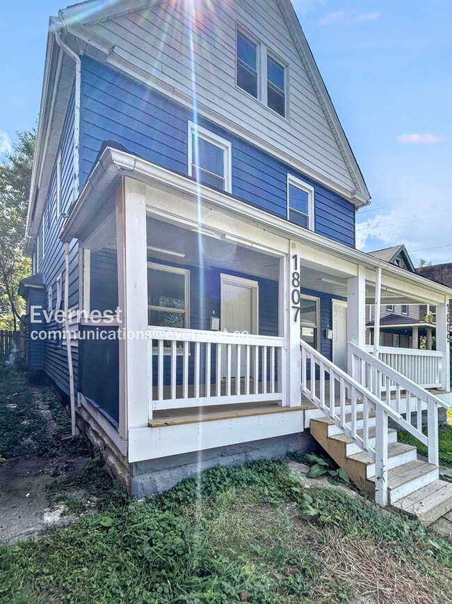 Photo - 1807 Denison Ave