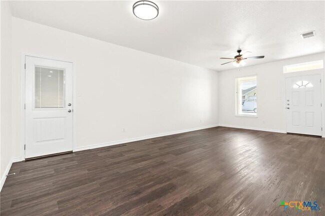 Photo - 5116 Rose Gdn Lp