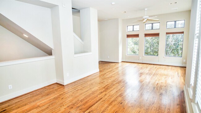 Photo - 1611 Silver St