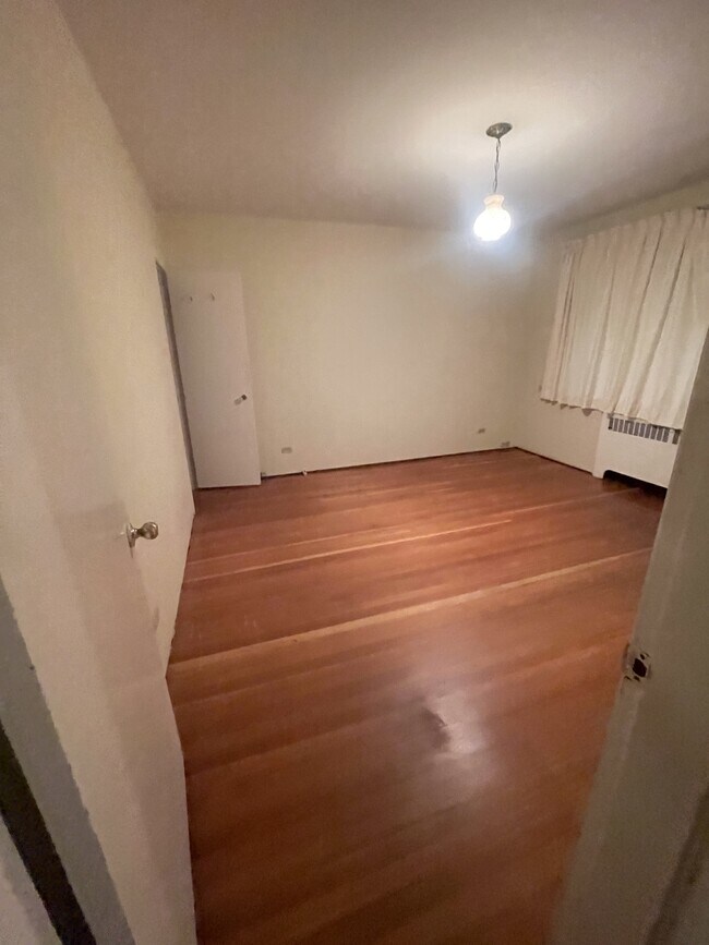 Photo - 65 W 49th Ave