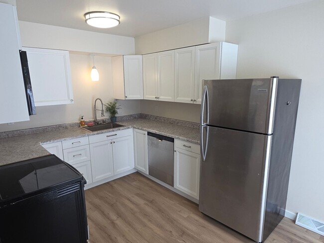 Photo - Updated 2 bedroom Hartford ranch