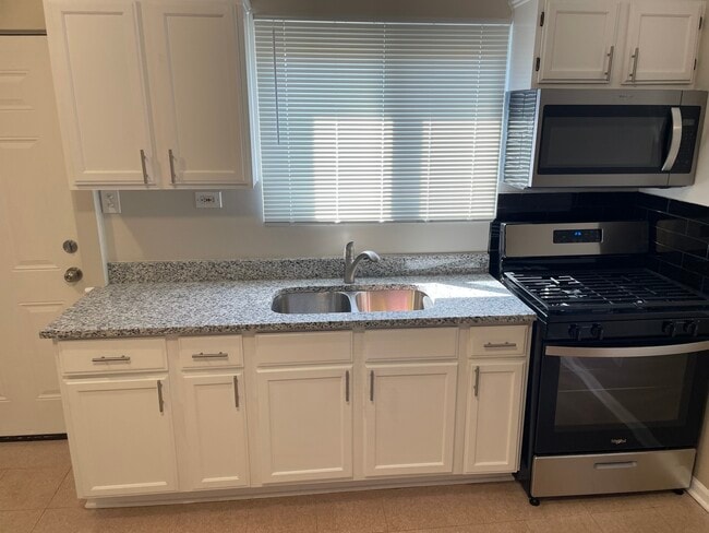 Photo - 714 Broadway Ave