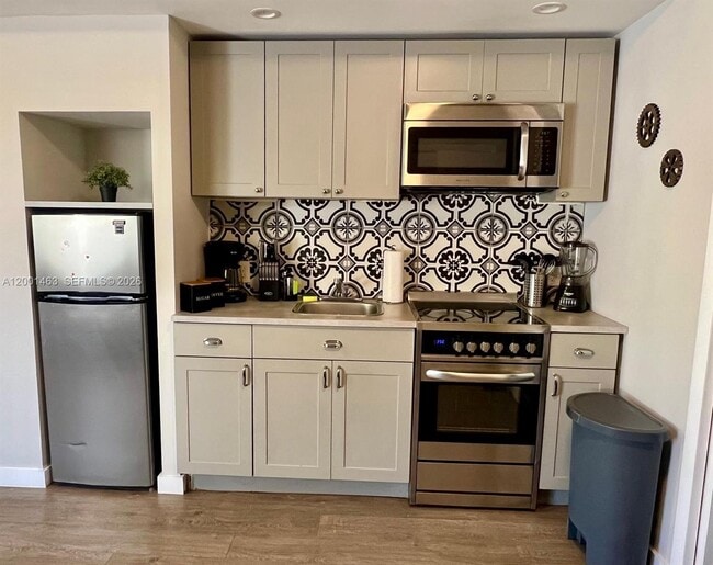 Photo - 2932 NW 16th Ave Unit 2