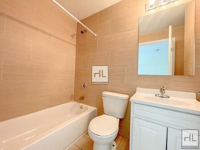 Photo - 415 Gates Ave Unit 4